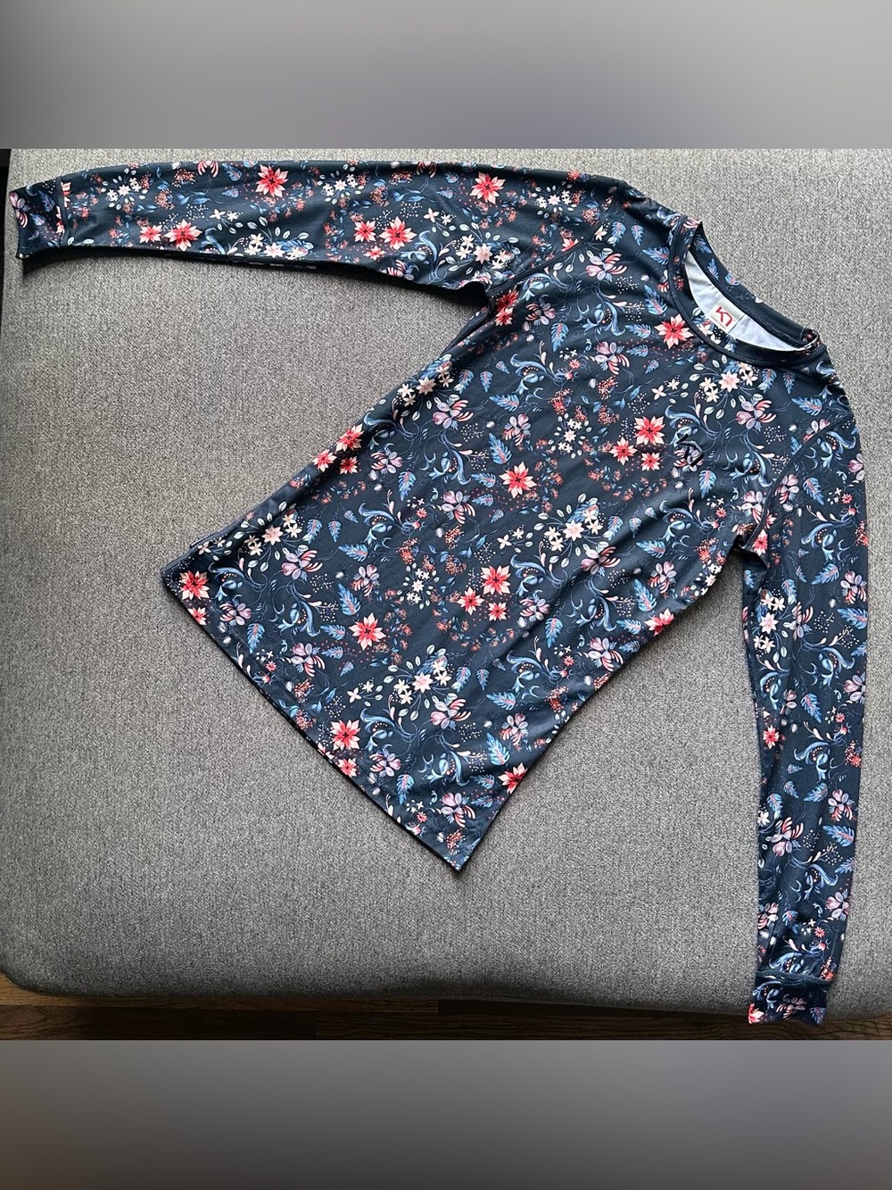 Kari Traa Baselayer Fryd Long Sleeve Floral Humingbird Pattern Small